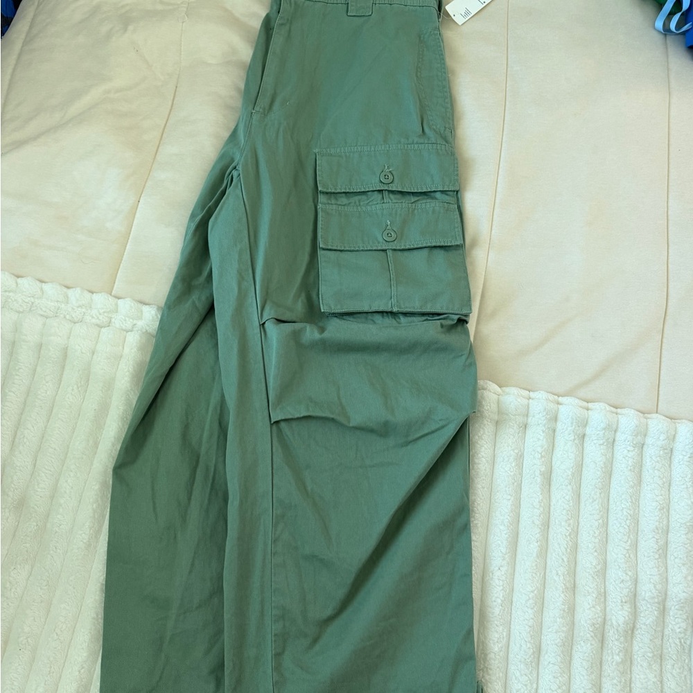 NWT Urban Outfitters Green Cargo Pants - Picture 5 of 11